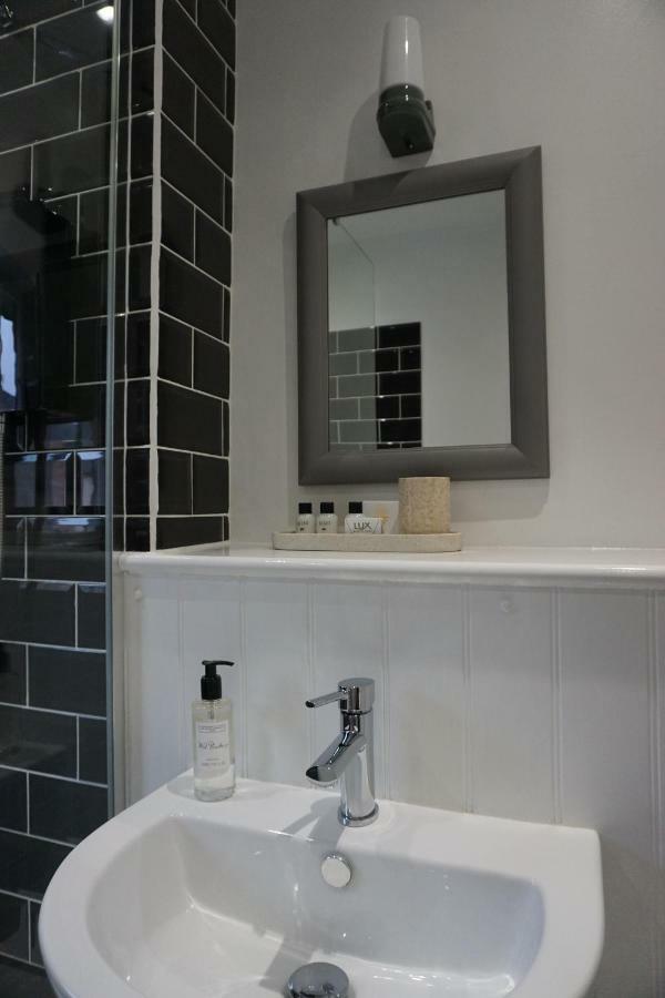 3 Summertown Court Apartment *